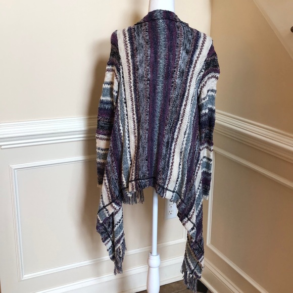 NWT Fringed Wrap - Picture 3 of 7